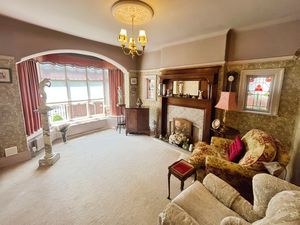 Sitting room- click for photo gallery